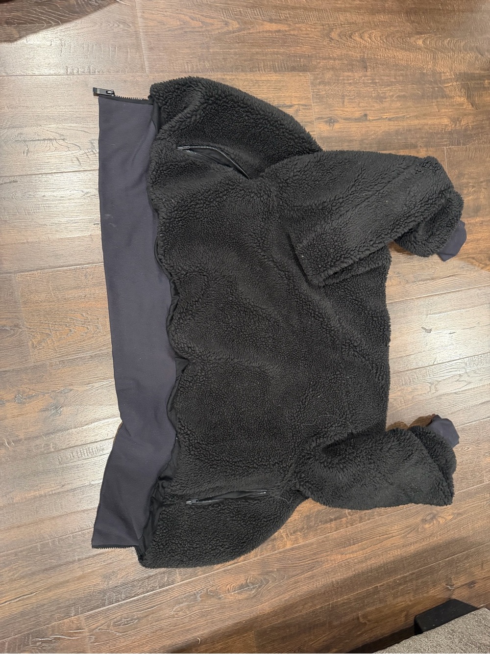 ALO Yoga women’s  Black Sherpa Joggers